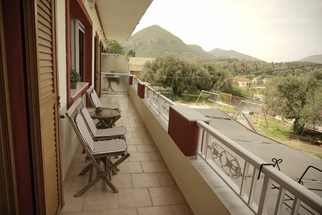 Apartament J&B Countryside Life Ágios Matthaíos Zewnętrze zdjęcie